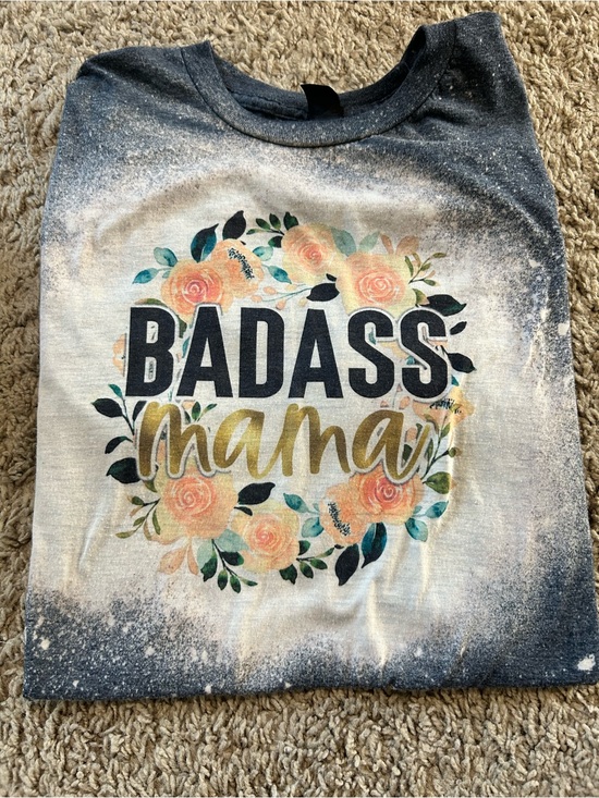Gildan Tops - Gildan Floral 'Mama' Graphic Tee - Black, Peach, Green